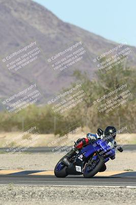 media/Oct-30-2025-Racers Edge (Thu) [[dabbdaf680]]/3-B Group/Session 5 (Turn 6)/